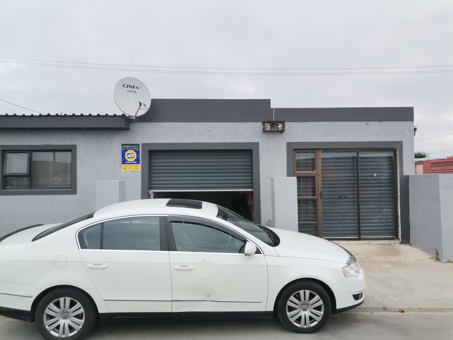 3 Bedroom Property for Sale in Kwanonqaba Western Cape